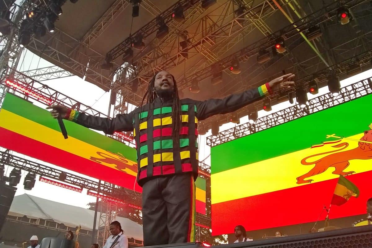 grammy-winner-kabaka-pyramid-strikes-back-at-critics-during-reggae-sumfest-performance
