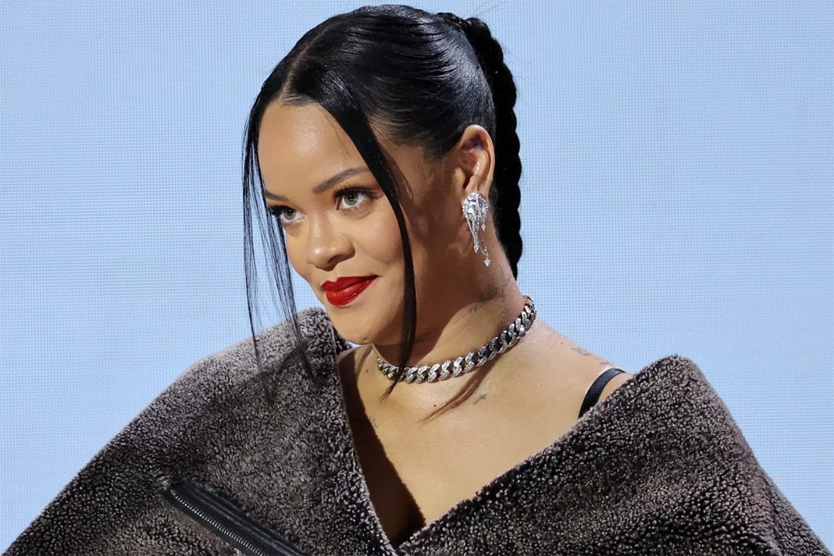 rihanna-reportedly-planning-comeback-world-tour-with-new-music